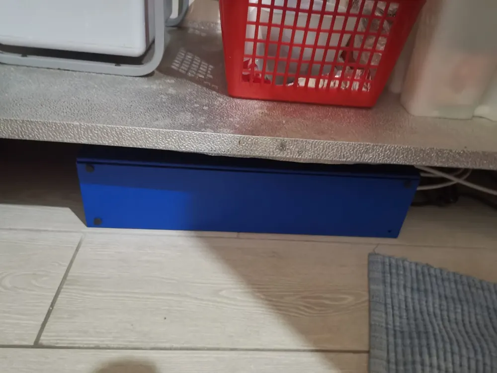 Depuratore acqua sottozoccolo nascosto nella cucina