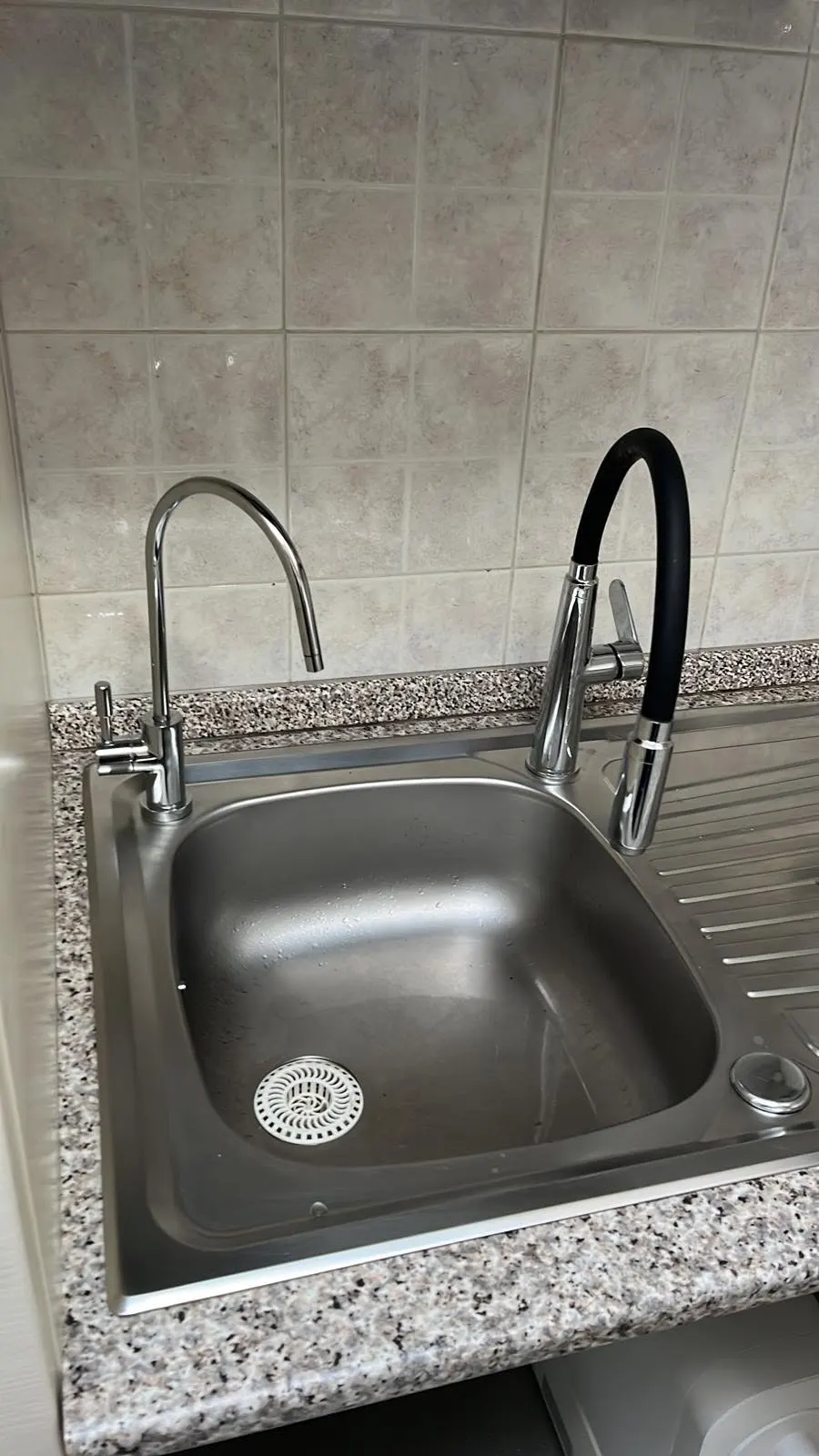 Rubinetto acqua depurata accanto al miscelatore